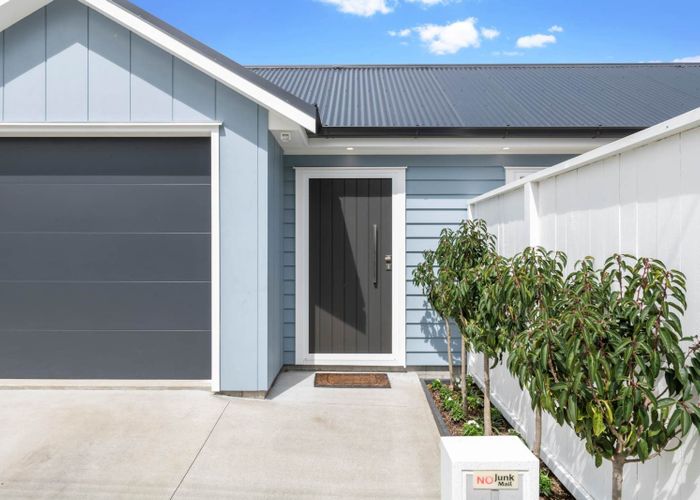  at 16 Wairere Road, Torbay, Auckland
