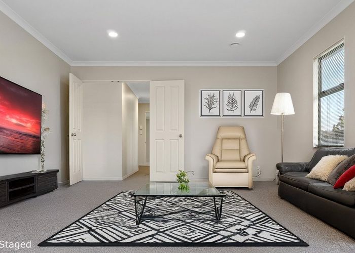  at 6 Chadlington Avenue, Henderson, Waitakere City, Auckland