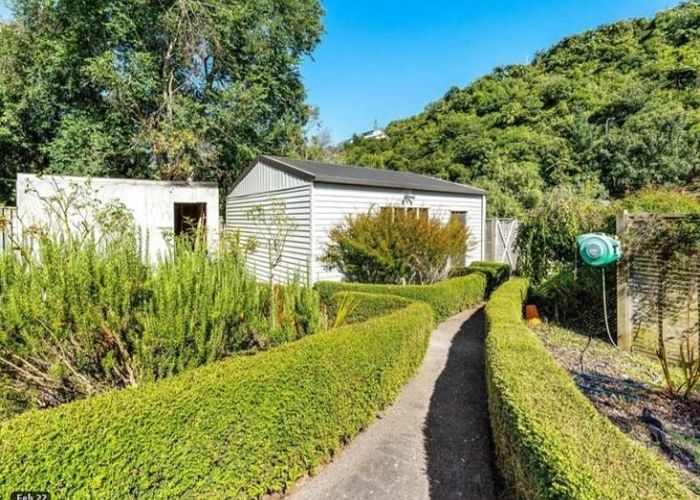  at 33 Norfolk Street, Belmont, Lower Hutt
