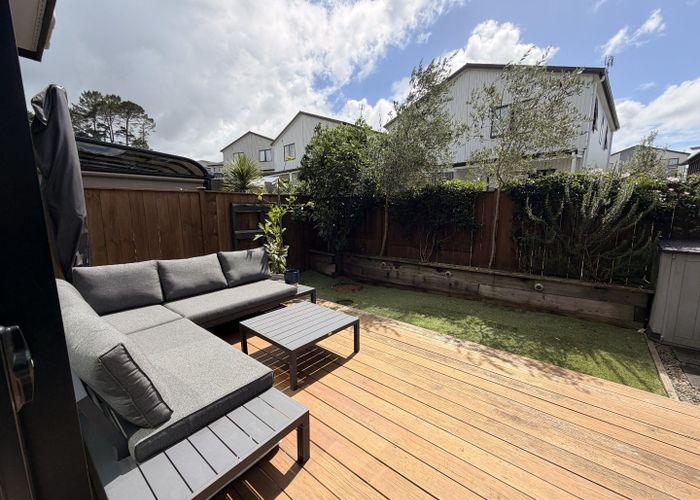  at 3/18 Kaimai Avenue, Massey, Waitakere City, Auckland