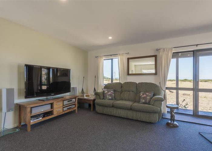  at 19 Shoreline Place, Rarangi