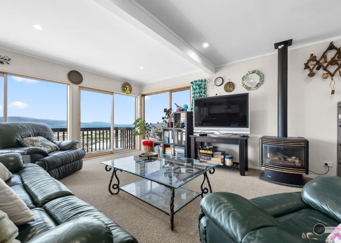  at 11 Chestnut Grove, Maungaraki, Lower Hutt