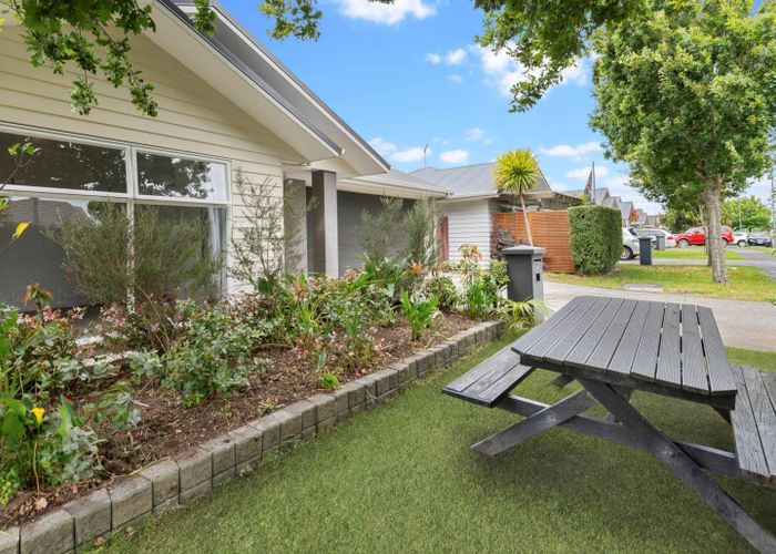  at 11 Poaka Avenue, Takanini, Papakura, Auckland