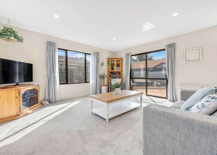  at 28 Seneca Court, Golflands, Auckland