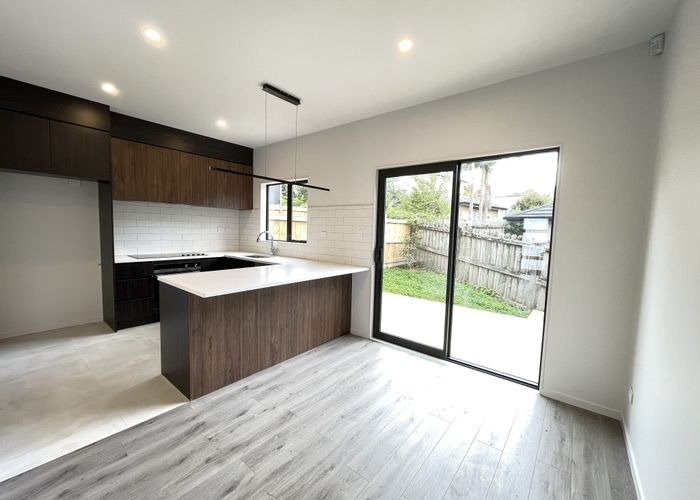  at 8/105 Hobsonville Road, West Harbour, Auckland