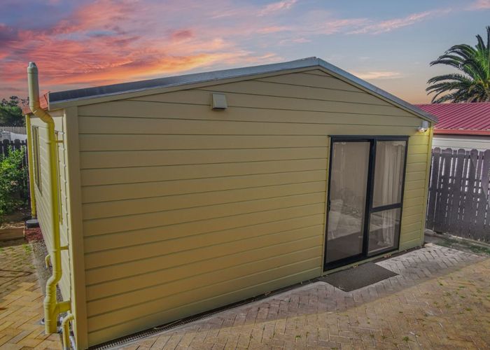  at 15 Heathridge Place, Burswood, Auckland