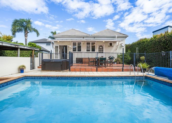 at 4/9 Lillington Road, Remuera, Auckland City, Auckland