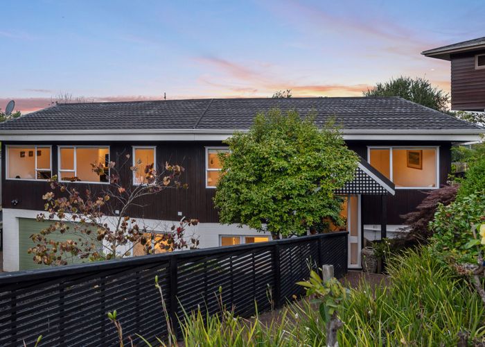  at 7 Hume Drive, Hillcrest, Auckland