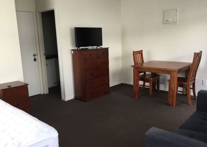  at 4/8B Schnapper Rock Road, Albany, North Shore City, Auckland