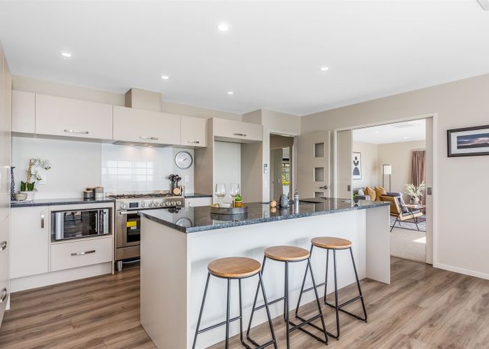  at 9 Glenorchy Way, Aotea, Porirua