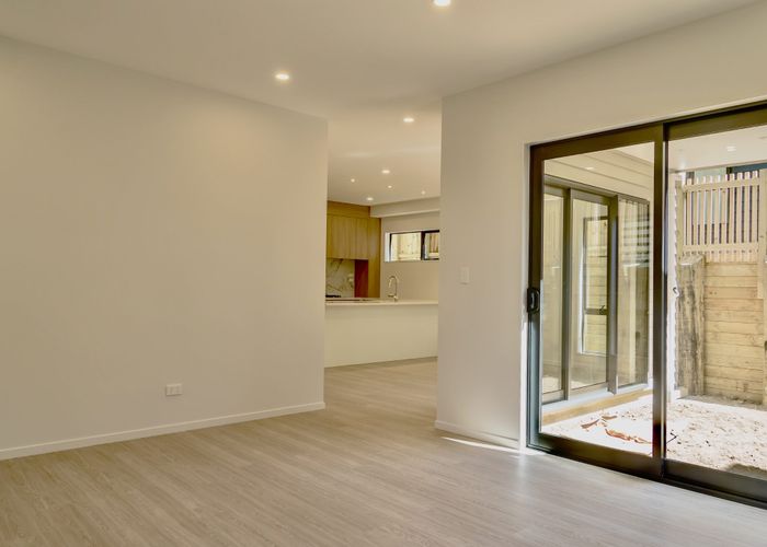  at 295b Sunset Road, Sunnynook, North Shore City, Auckland