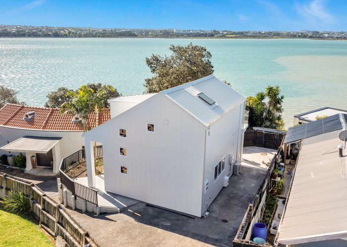  at 9A Landsdowne Street, Bayswater, North Shore City, Auckland