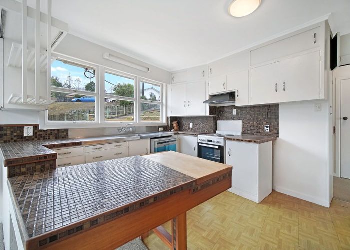 at 392 Glenfield Road, Glenfield, North Shore City, Auckland
