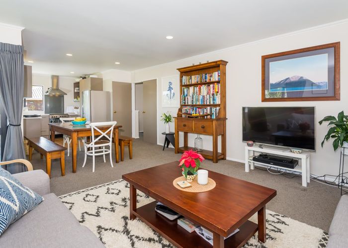  at 2/28 Saint Peters Street, Northcote, North Shore City, Auckland