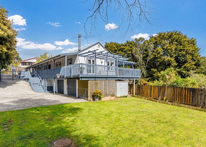  at 12 Palmetto Place, Goodwood Heights, Manukau City, Auckland