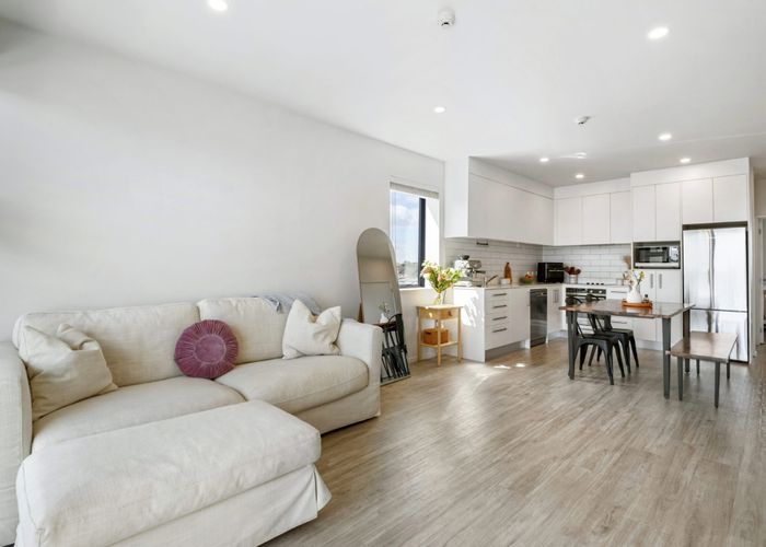  at 210/165 Lake Road, Northcote, North Shore City, Auckland