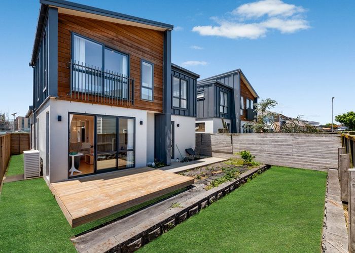  at 10 Whakaora Lane, Flat Bush, Manukau City, Auckland