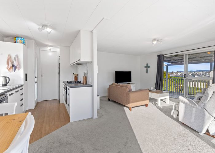  at 17 Magdalen Place, West Harbour, Waitakere City, Auckland