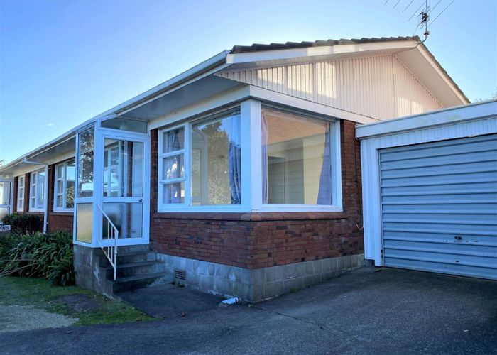  at 2/166 East Coast Road, Milford, North Shore City, Auckland