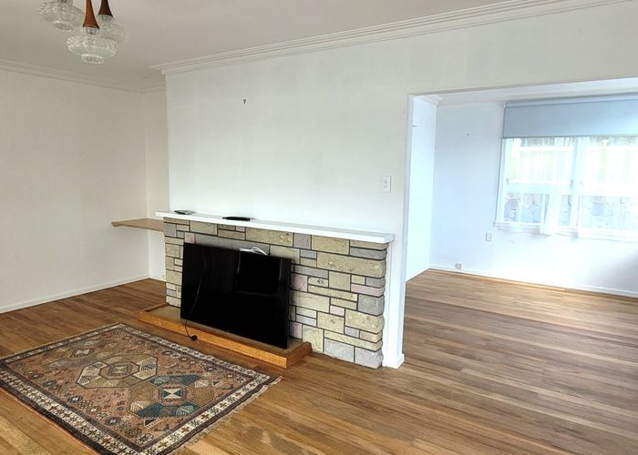  at 8 Kitchener Terrace, Moturoa, New Plymouth