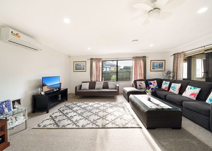  at 12 Palmer Avenue, Glen Eden, Auckland