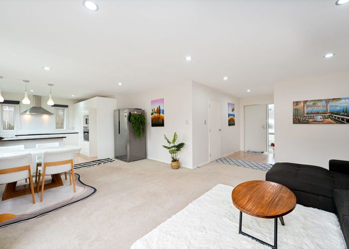  at 5 Nirmal Place, Sunnyvale, Auckland