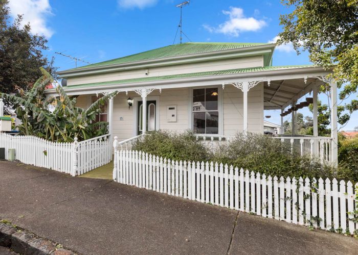  at 15 Hackett Street, Saint Marys Bay, Auckland