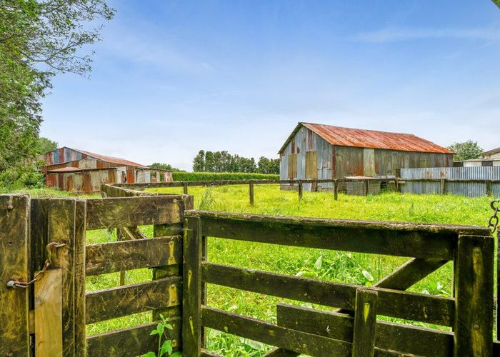  at 194 Surrey Road, Tariki, Inglewood