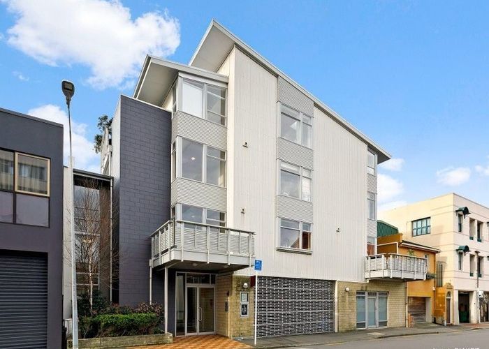  at 2/4 Frederick Street, Te Aro, Wellington