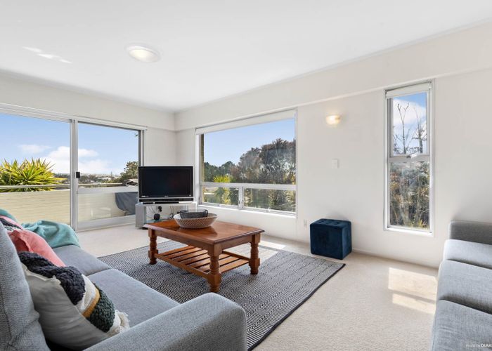  at 3/100 Aberdeen Road, Campbells Bay, Auckland