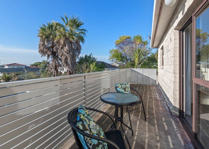  at 1/49 Sartors Avenue, Browns Bay, North Shore City, Auckland