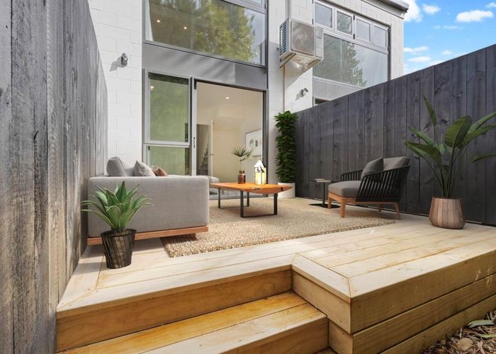  at 1/38 Don Croot Street, Morningside, Auckland