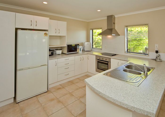  at 3 Jomard Terrace, Northcross, North Shore City, Auckland