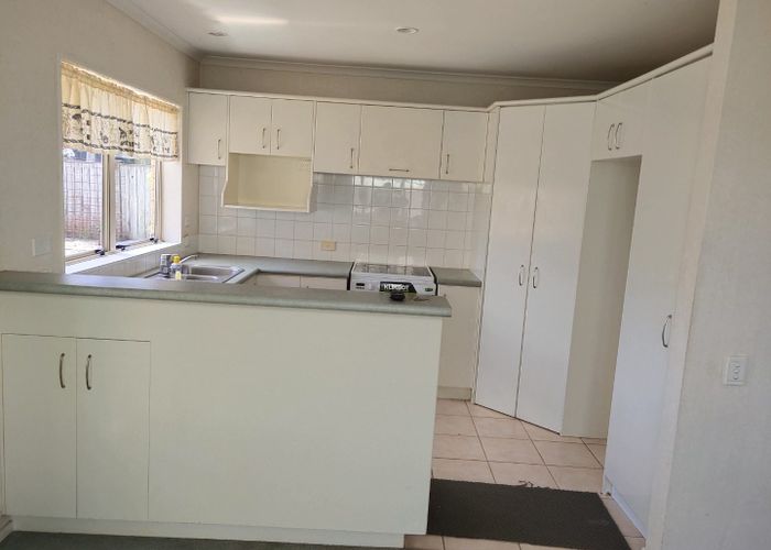  at 2/108 Bob Charles Drive, Golflands, Manukau City, Auckland