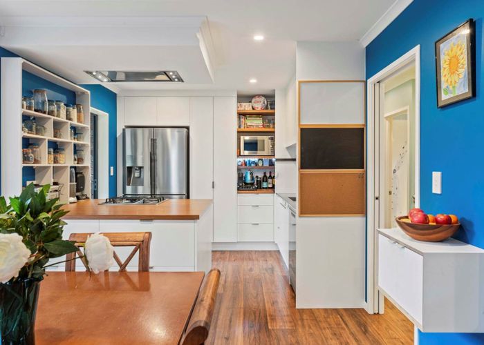 at 16 Hurstbourn Priors, Goodwood Heights, Auckland