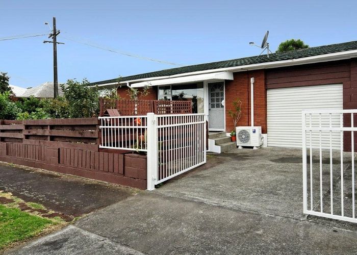  at 1/17 Woodward Rd, Mount Albert, Auckland City, Auckland