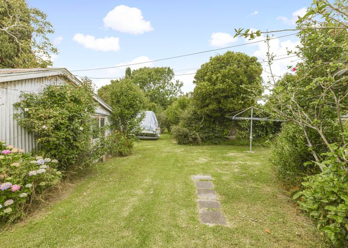  at 32 Pohutukawa Road, Beachlands, Auckland