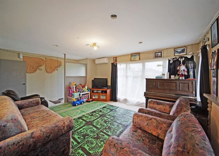  at 80 Hills Road, Otara, Auckland