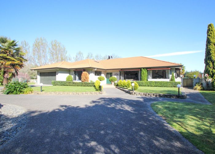  at 41 Equestrian Lane, Bridge Pa, Hastings