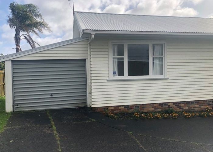  at 2/8 Coronation Road, Hillcrest, North Shore City, Auckland