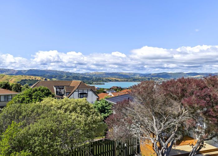  at 7B Tregony Place, Camborne, Porirua