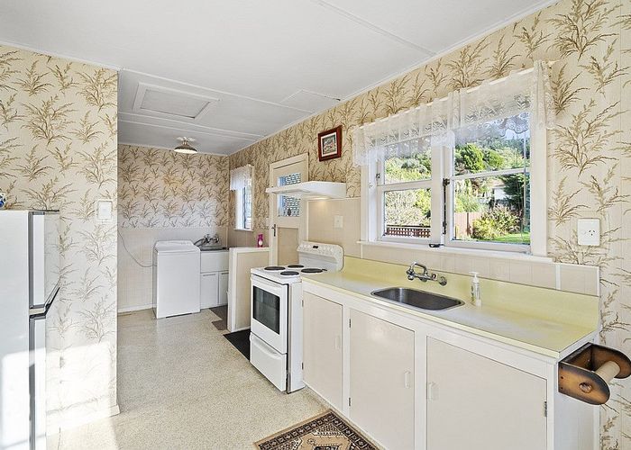  at 24 Stanley Street, Wainuiomata, Lower Hutt