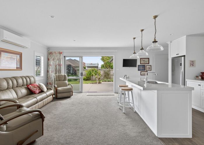  at 10 Hiria Crescent, Papamoa Beach, Papamoa