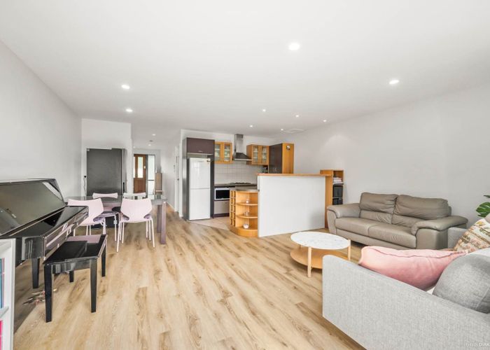  at 3/8 Pannil Place, Oteha, North Shore City, Auckland