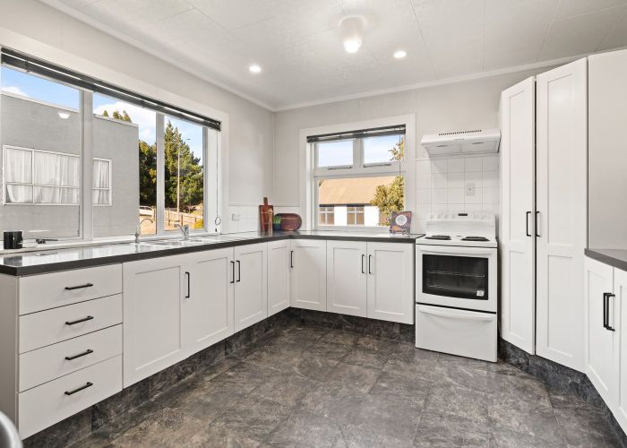  at 4 Waldron Crescent, Green Island, Dunedin
