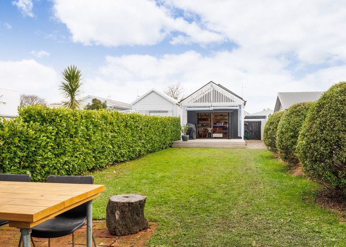  at 38 Joseph Street, West End, Palmerston North, Manawatu / Whanganui