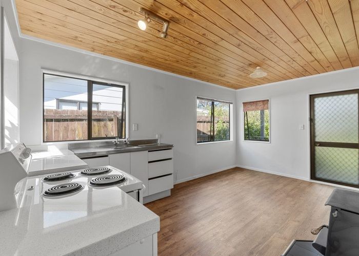  at 3/121 Bruce Mclaren Road, Henderson, Auckland
