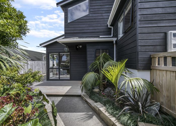  at 1/6 Oystergrove Road, West Harbour, Auckland