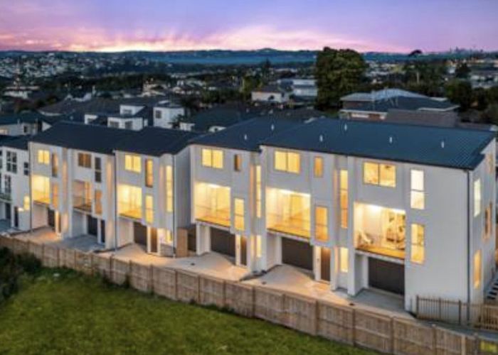  at 7/80 Royal Road, Massey, Auckland