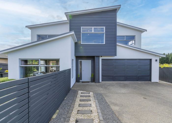  at 9 Catlins Glen, Aotea, Porirua